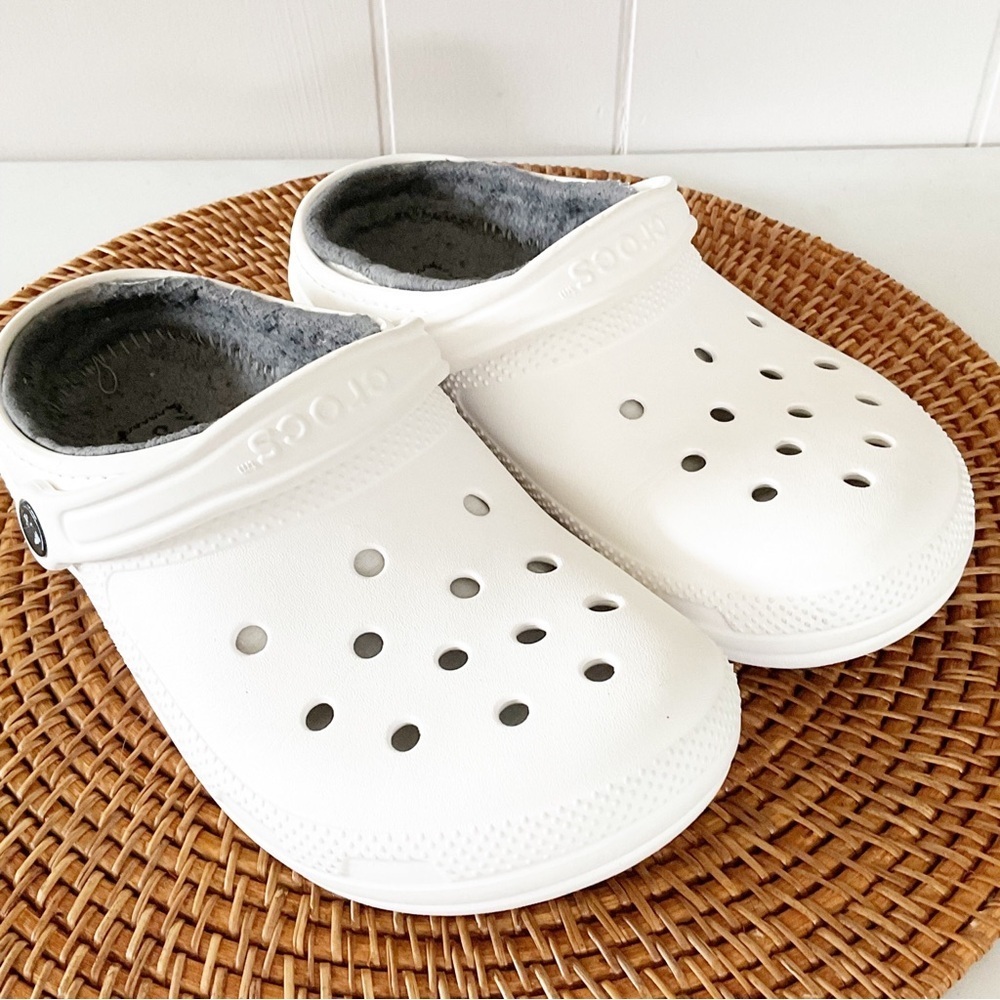 Crocs White Shoes Lined Woman’s 8 Mens 6